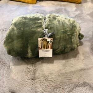 Better Homes & Gardens Olive Velvet Throw